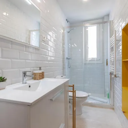 Kuia En El Centro De Al Lado Del Metro Apartament *