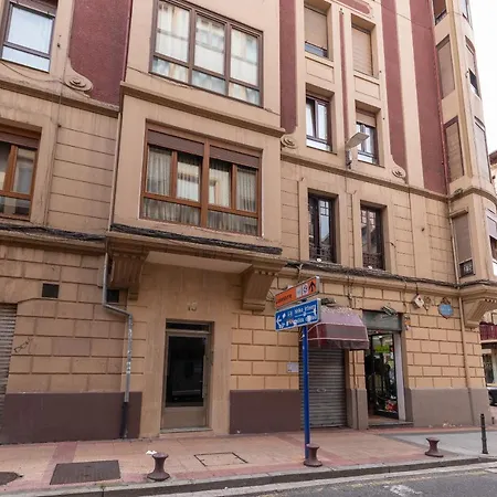 Kuia En El Centro De Al Lado Del Metro Apartament