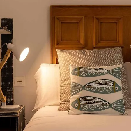 Kuia En El Centro De Al Lado Del Metro * Barakaldo