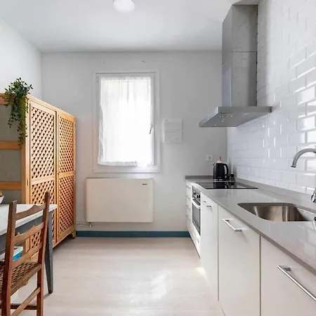 Apartament Kuia En El Centro De Al Lado Del Metro